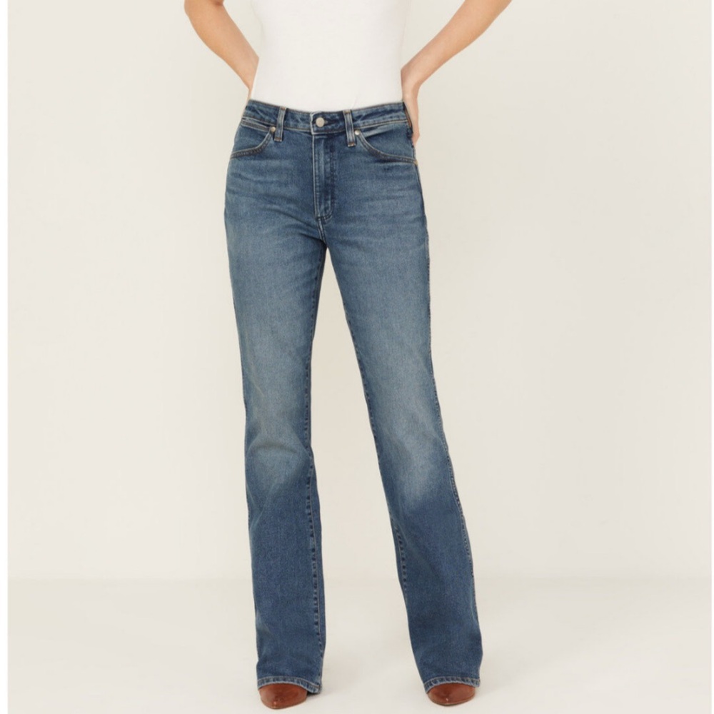 Wrangler Westward 626 HighRise Boot Jeans
Size 33